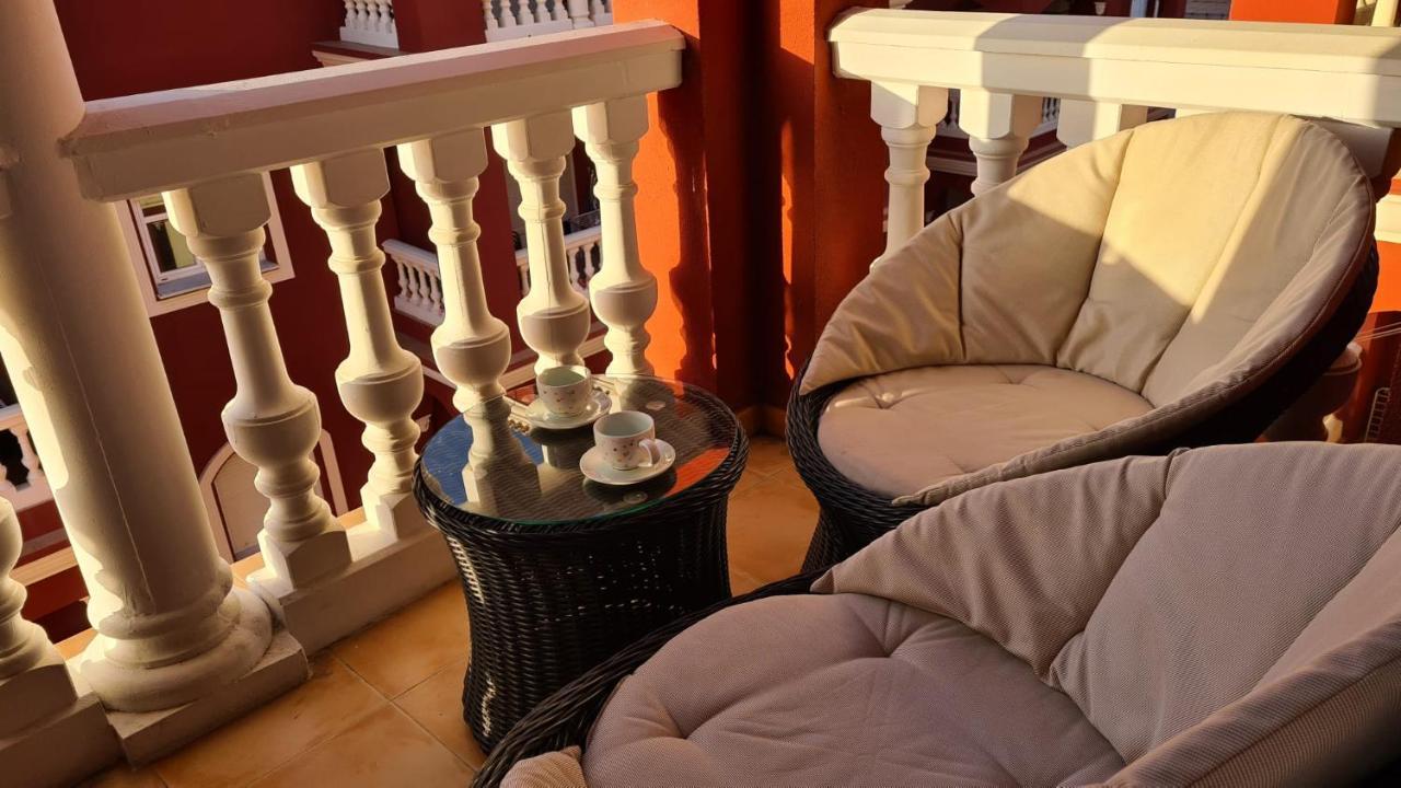 El Apartamento De Amy Con Vistas Al Mar Mazagon Bagian luar foto